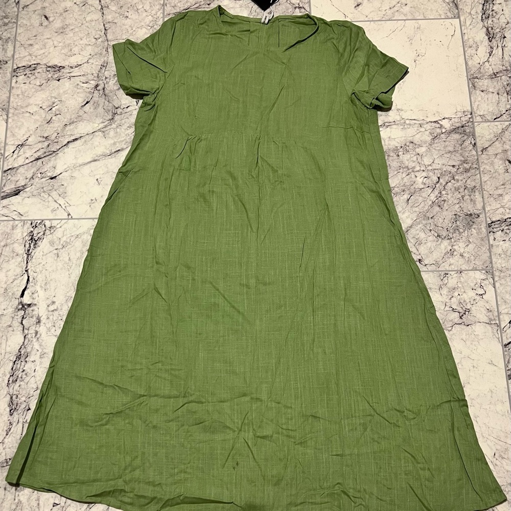 Elegant Green Midi Dress